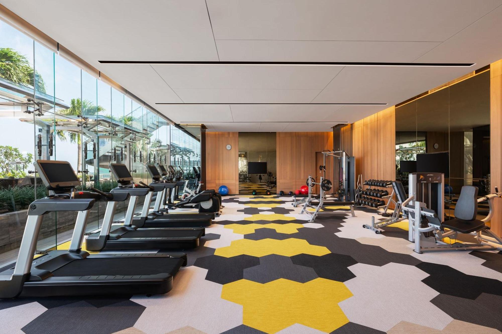Courtyard By Marriott فندق 5*
