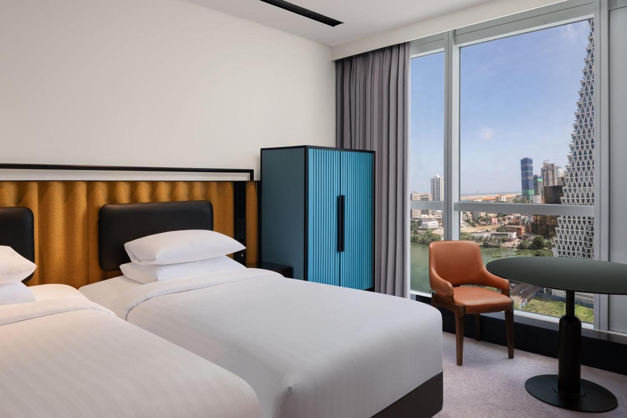 Courtyard By Marriott فندق 5*